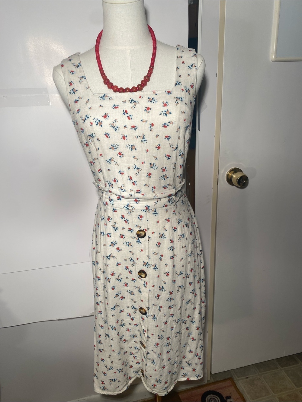 Sleeveless Floral Button-Front Dress in Cream